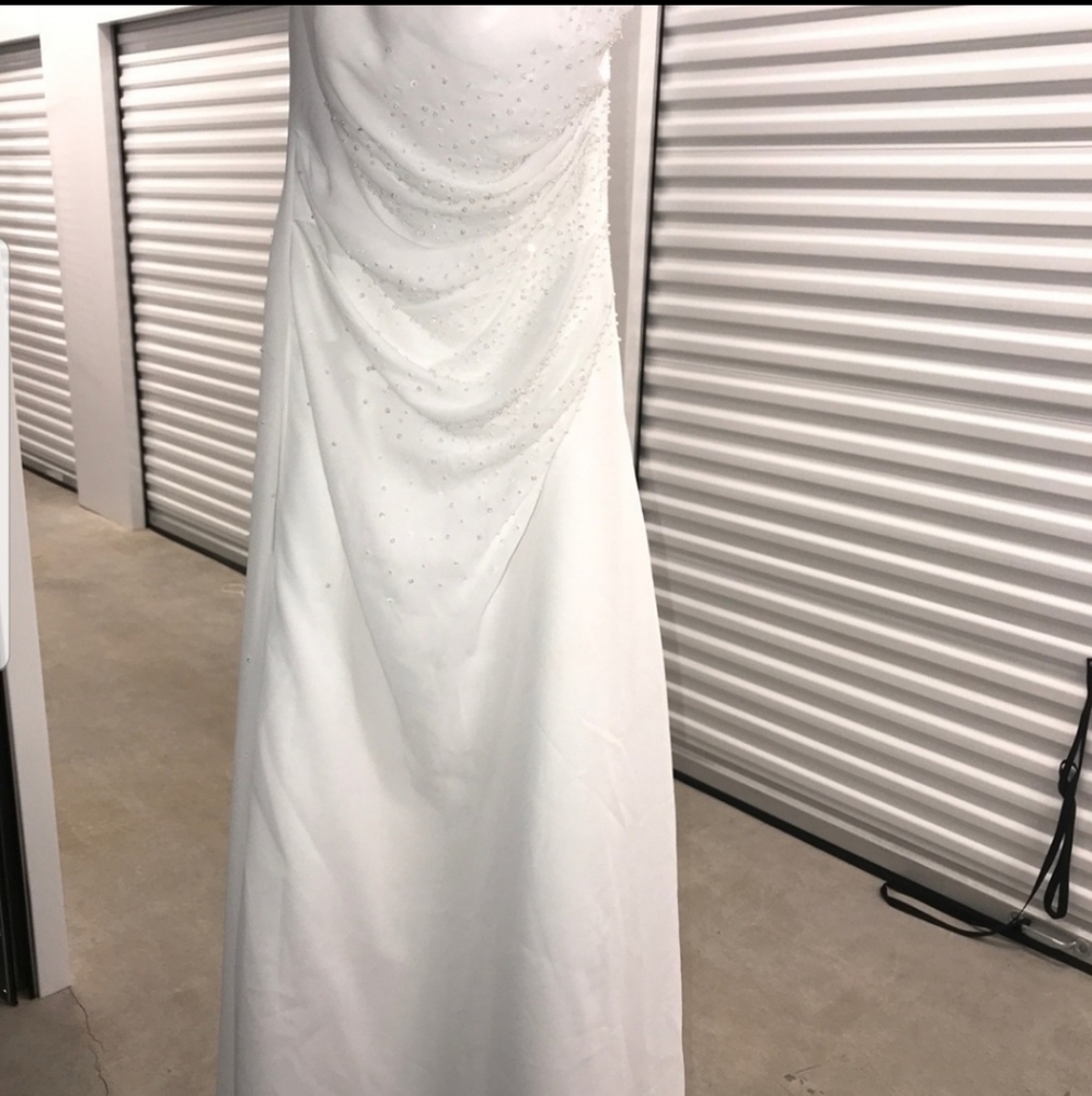 Strapless wedding dress